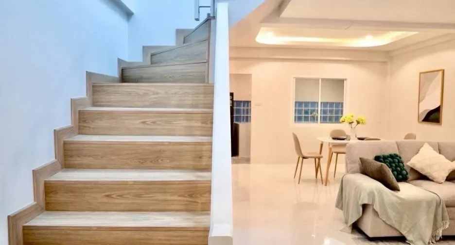 For rent 2 bedrooms townhouse in Mueang Chiang Mai, Chiang Mai