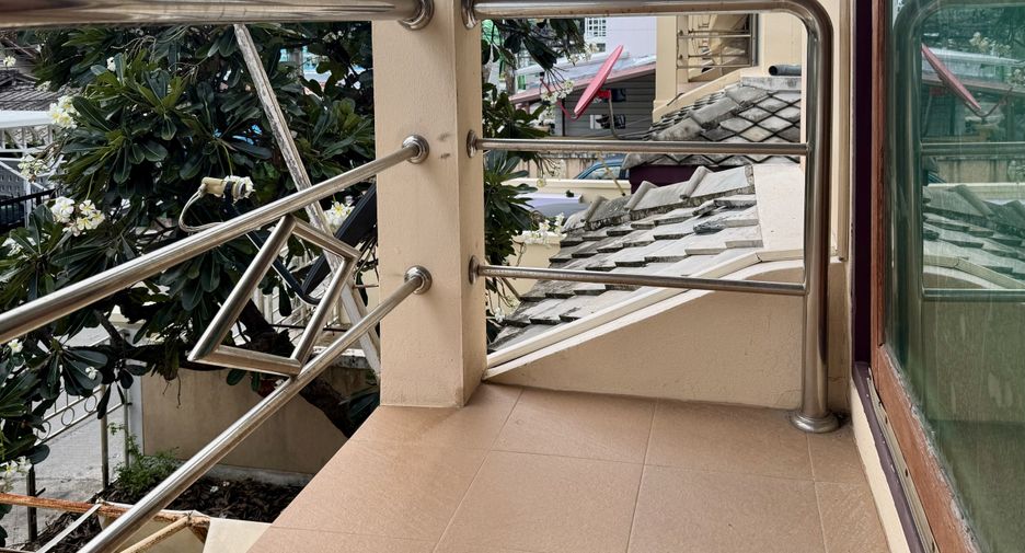 For sale 4 bedrooms townhouse in Ko Samui, Surat Thani