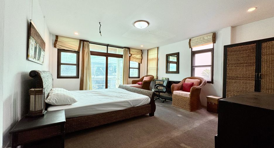 For sale 4 bedrooms townhouse in Ko Samui, Surat Thani