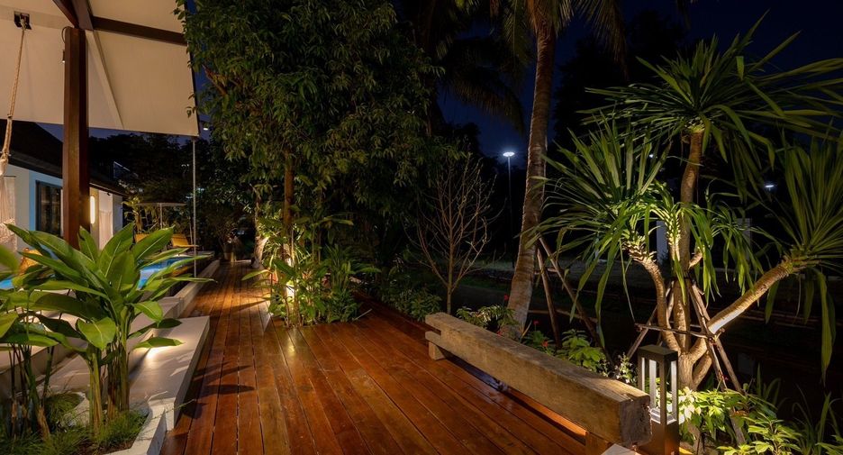 For rent 4 bedrooms villa in Saraphi, Chiang Mai
