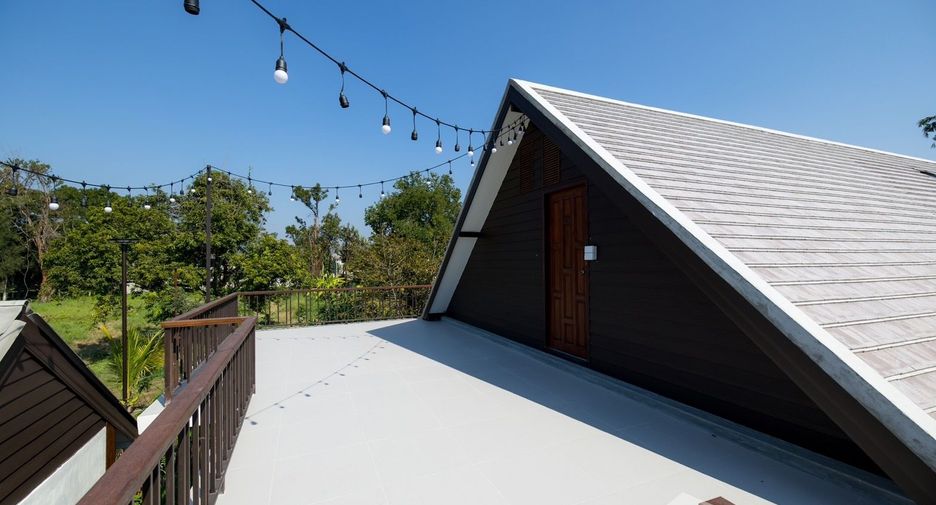 For rent 4 bedrooms villa in Saraphi, Chiang Mai
