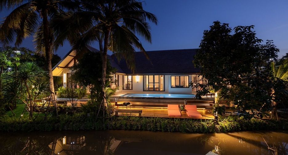 For rent 4 bedrooms villa in Saraphi, Chiang Mai