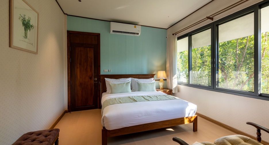 For rent 4 bedrooms villa in Saraphi, Chiang Mai