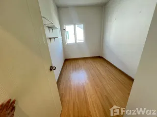 Casa adosada en alquiler de 3 habitaciones en Mueang Chiang Mai, Chiang Mai