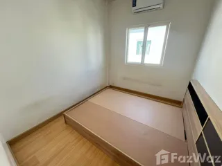 Casa adosada en alquiler de 3 habitaciones en Mueang Chiang Mai, Chiang Mai