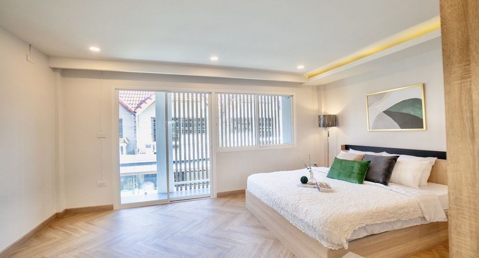 Reihenhaus zum Kauf mit 2 Zimmer in Mueang Chiang Mai, Chiang Mai