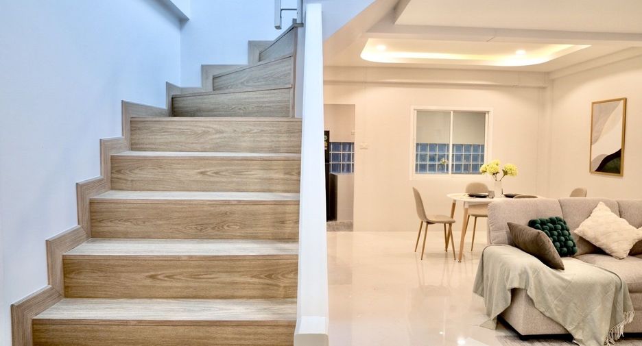 Reihenhaus zum Kauf mit 2 Zimmer in Mueang Chiang Mai, Chiang Mai