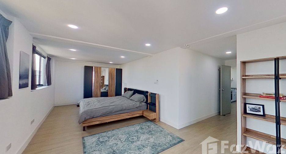 For sale 3 bedrooms condo in Phaya Thai, Bangkok