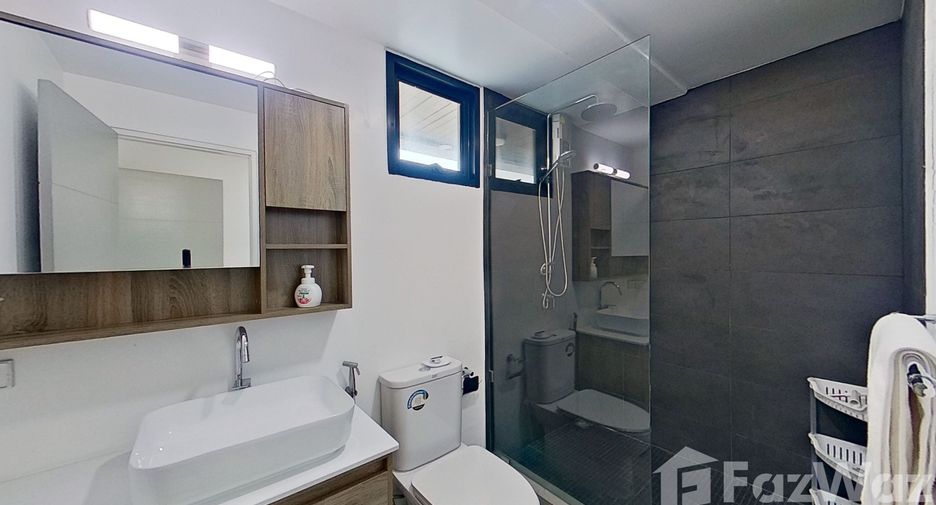 For sale 3 bedrooms condo in Phaya Thai, Bangkok