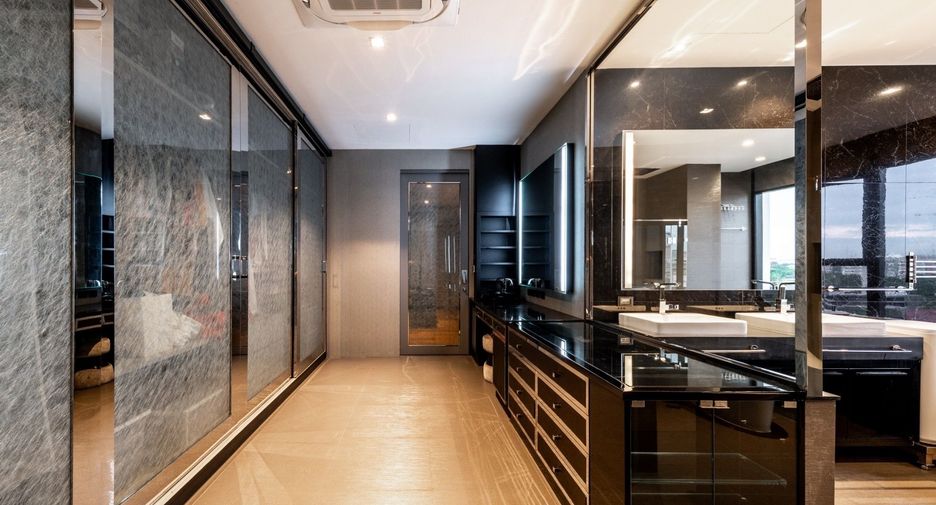 À vendre et à louer 12 chambres villa à Bang Kapi, Bangkok