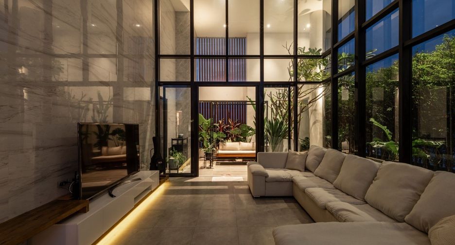 À vendre et à louer 12 chambres villa à Bang Kapi, Bangkok