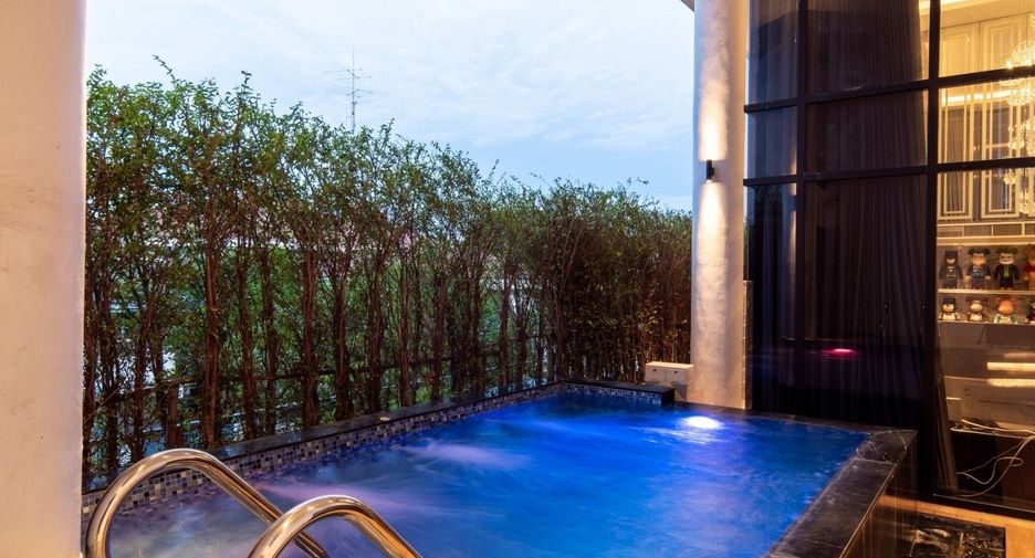 À vendre et à louer 12 chambres villa à Bang Kapi, Bangkok