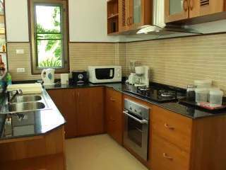Продажа 20 спальни отель в Самуи, Сураттани