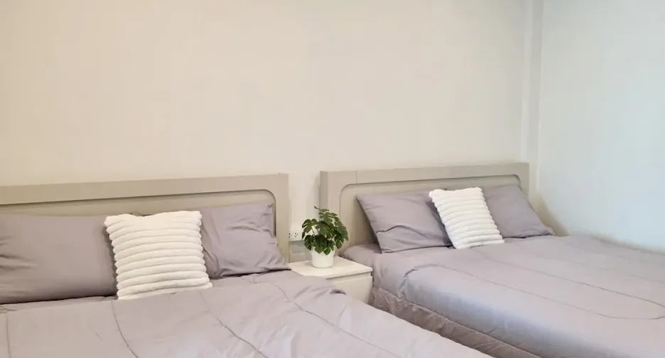 For rent 2 bedrooms townhouse in Mueang Chiang Mai, Chiang Mai