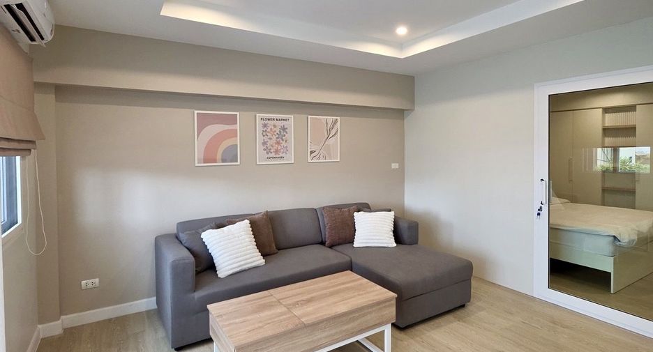 For rent 2 bedrooms townhouse in Mueang Chiang Mai, Chiang Mai
