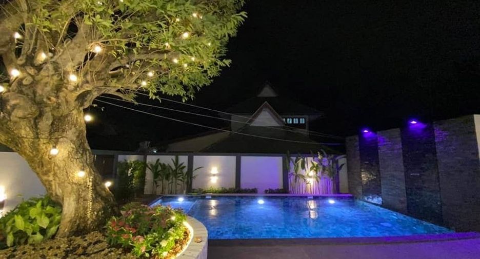 For sale 5 bedrooms villa in Mueang Chiang Mai, Chiang Mai
