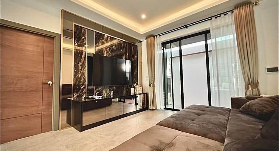 For sale 5 bedrooms villa in Mueang Chiang Mai, Chiang Mai