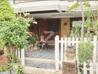 出售 6 卧室 联排别墅 在 沙吞, 曼谷