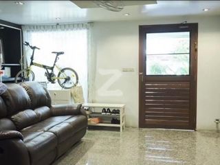 For sale 6 ベッドルーム townhouse in Sathon, Bangkok
