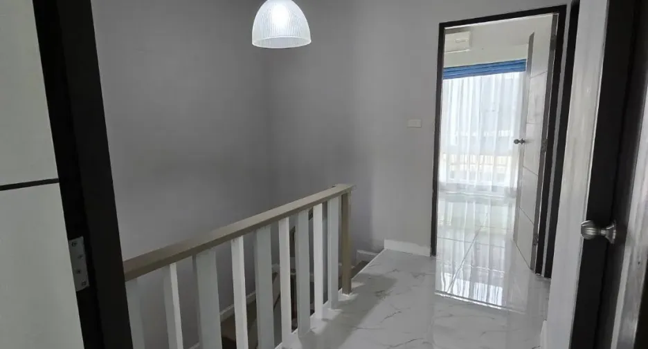 For rent 3 bedrooms townhouse in Mueang Chiang Mai, Chiang Mai