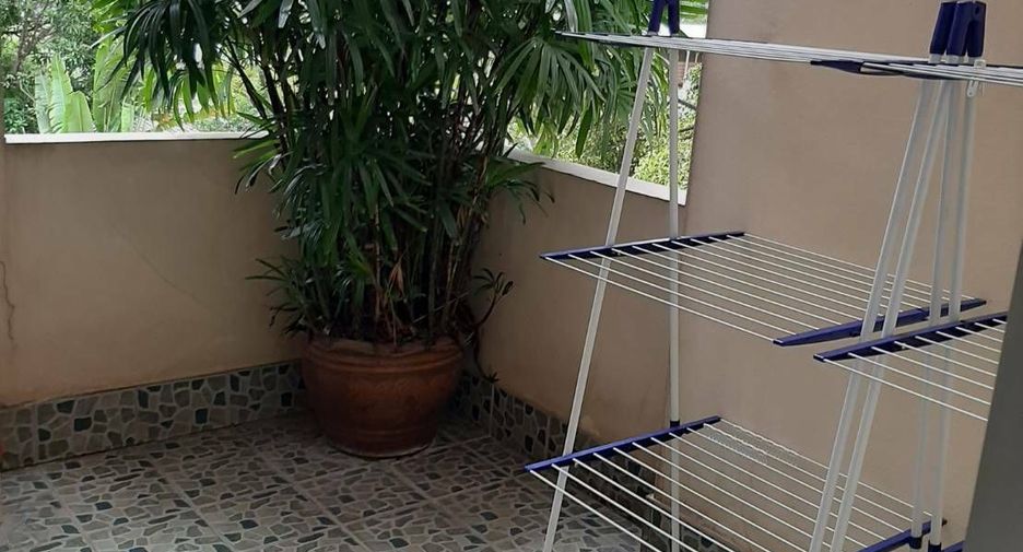 For sale 3 bedrooms condo in Watthana, Bangkok