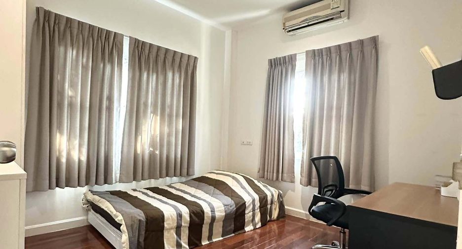 For rent 3 bedrooms house in Mueang Chiang Mai, Chiang Mai