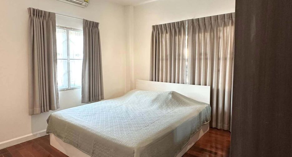 For rent 3 bedrooms house in Mueang Chiang Mai, Chiang Mai