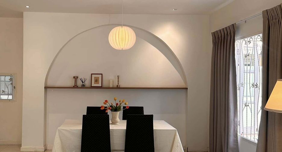 For rent 3 bedrooms house in Mueang Chiang Mai, Chiang Mai
