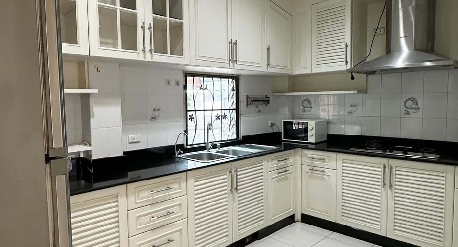 For rent 3 bedrooms house in Mueang Chiang Mai, Chiang Mai