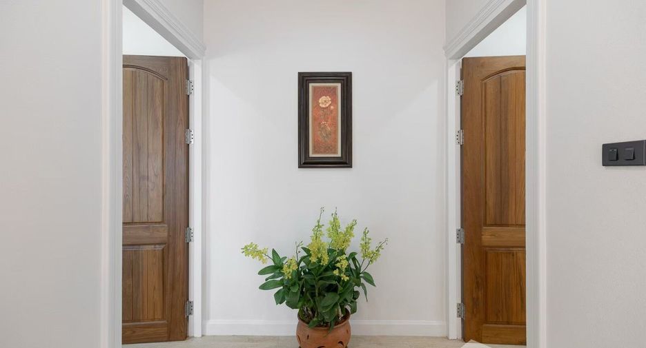 For sale 3 bedrooms house in San Kamphaeng, Chiang Mai