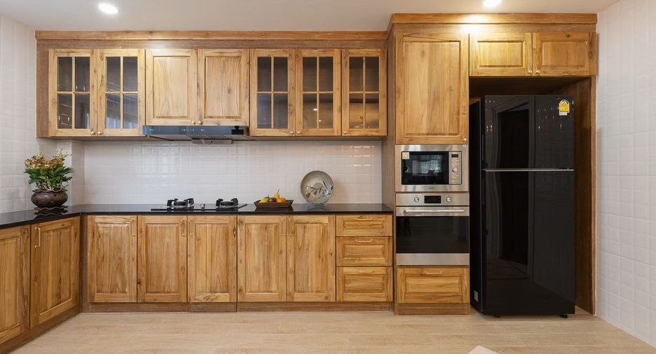 For sale 3 bedrooms house in San Kamphaeng, Chiang Mai