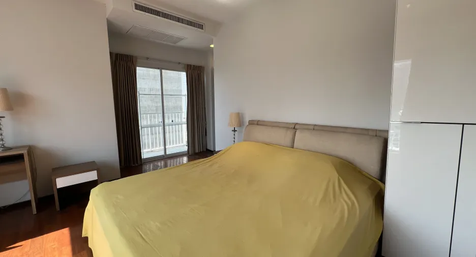 For sale 2 bedrooms condo in Watthana, Bangkok
