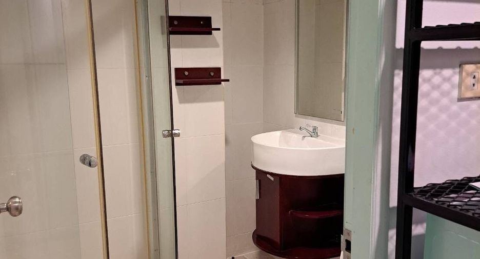 Wohnung zum Kauf mit 1 Zimmer in Saraphi, Chiang Mai