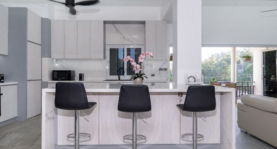 For sale 2 bedrooms condo in Mueang Phuket, Phuket