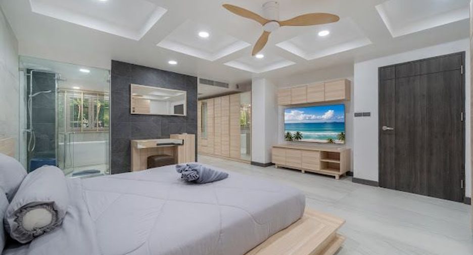 For sale 2 bedrooms condo in Mueang Phuket, Phuket