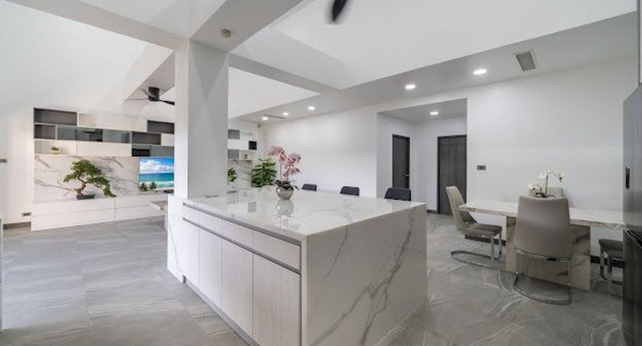 For sale 2 bedrooms condo in Mueang Phuket, Phuket