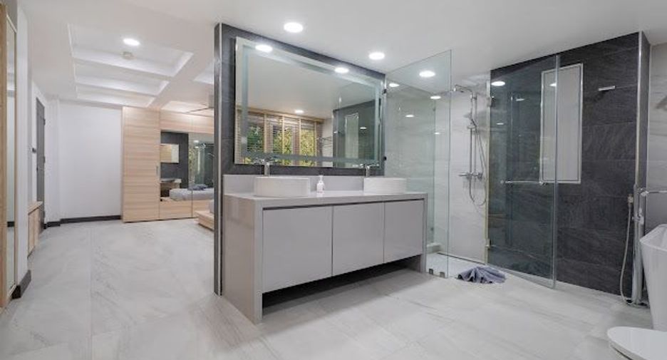 For sale 2 bedrooms condo in Mueang Phuket, Phuket