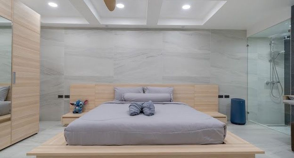 For sale 2 bedrooms condo in Mueang Phuket, Phuket