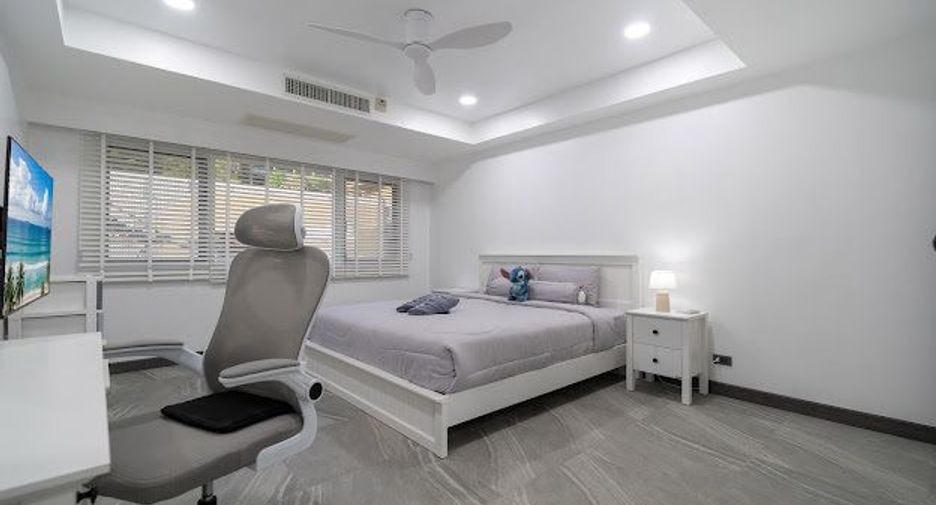 For sale 2 bedrooms condo in Mueang Phuket, Phuket