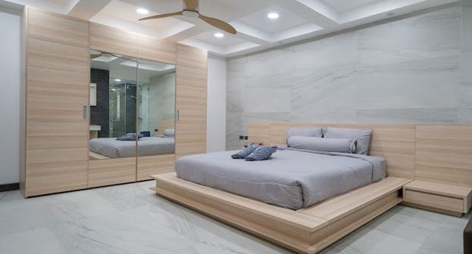 For sale 2 bedrooms condo in Mueang Phuket, Phuket
