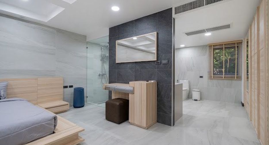 For sale 2 bedrooms condo in Mueang Phuket, Phuket