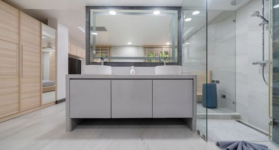 For sale 2 bedrooms condo in Mueang Phuket, Phuket
