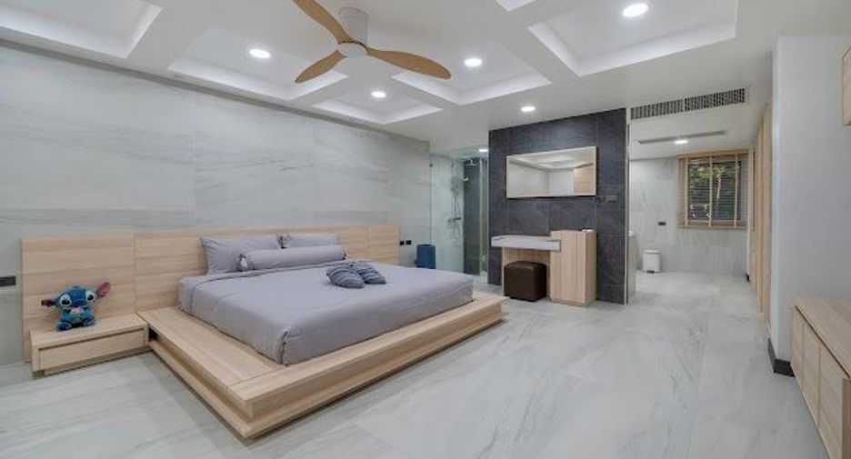 For sale 2 bedrooms condo in Mueang Phuket, Phuket