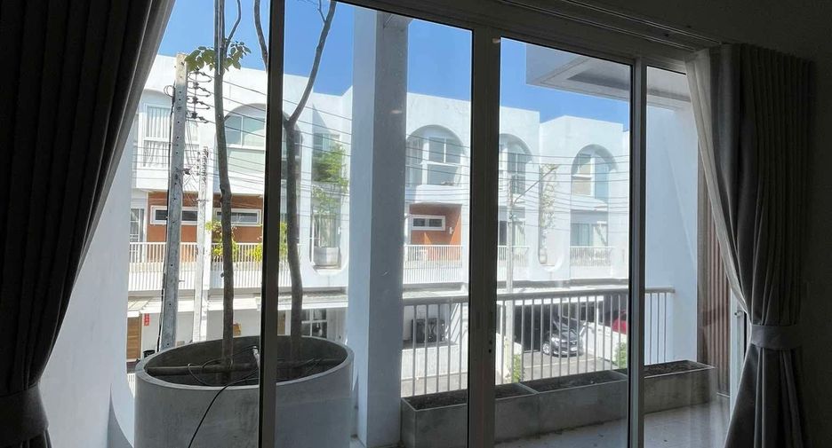 For sale 3 bedrooms townhouse in Mueang Chiang Mai, Chiang Mai