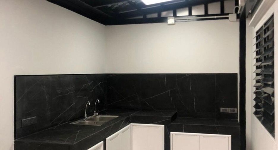 Продажа и аренда 5 спальни дом в Кхлонг Сан, Бангкок