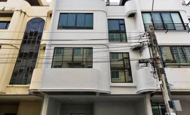 Casa en venta y en alquiler de 5 habitaciones en Khlong San, Bangkok