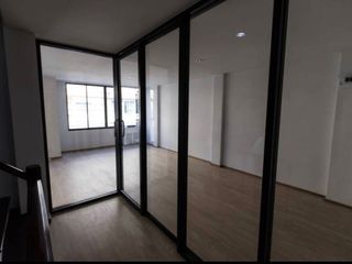 For sale そして for rent 5 ベッドルーム house in Khlong San, Bangkok