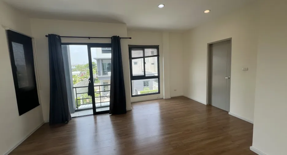 ขาย และ ให้เช่า 4 ห้องนอน บ้านเดี่ยว ใน ประเวศ, กรุงเทพฯ