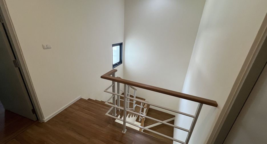 Haus zum Kauf und zur Miete mit 4 Zimmer in Prawet, Bangkok