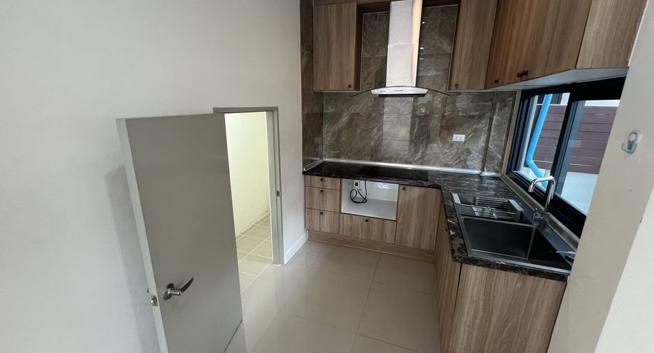 Haus zum Kauf und zur Miete mit 4 Zimmer in Prawet, Bangkok